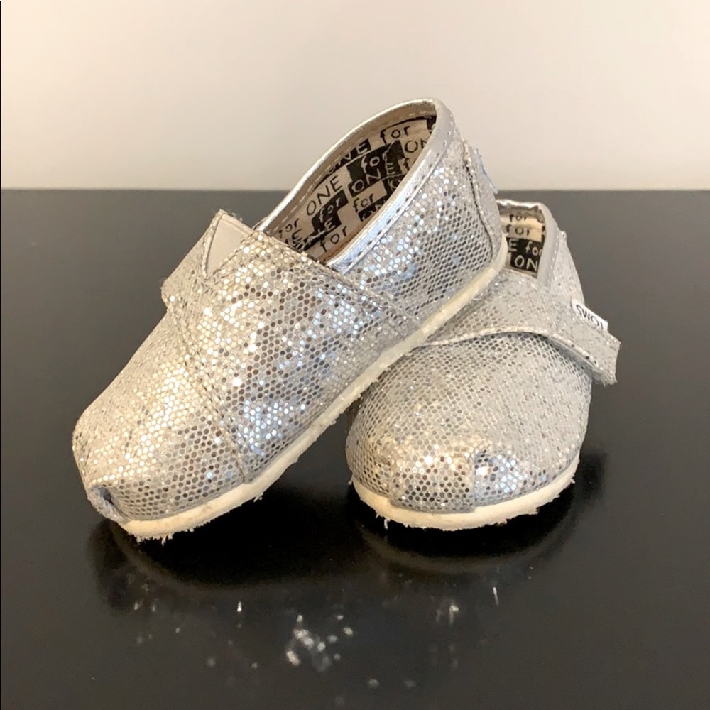 Used TOMS Baby Girl Shoes Size T4
